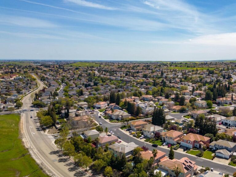 What is an HOA